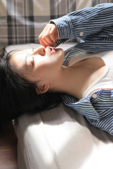 男男GV白嫩小受GV